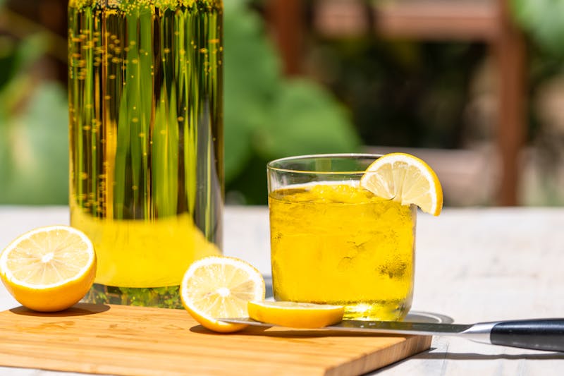 Fresh lemonade drink to cool down spicy food
